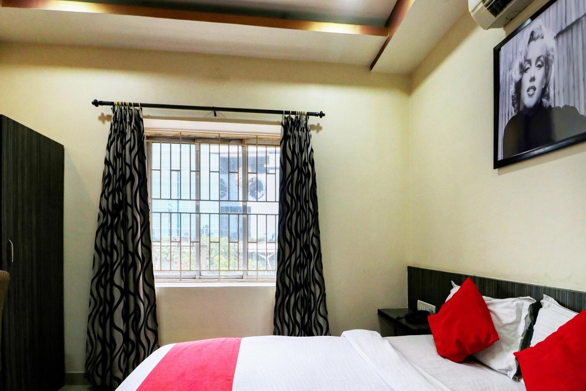 Oyo Flagship 1805 Hotel Star Delight Panchuria Buitenkant foto